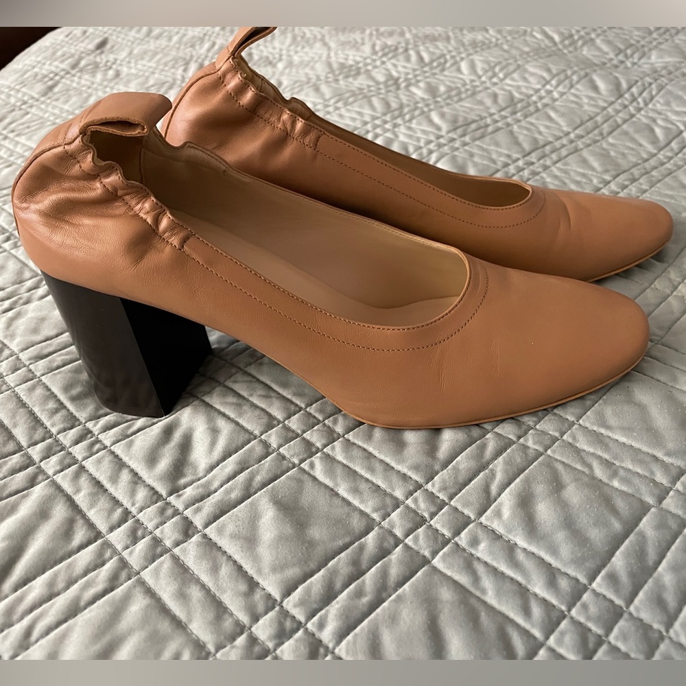 Everlane “The Day Heel”, size 8.5, tan or pecan color, 2-3/4” high heel